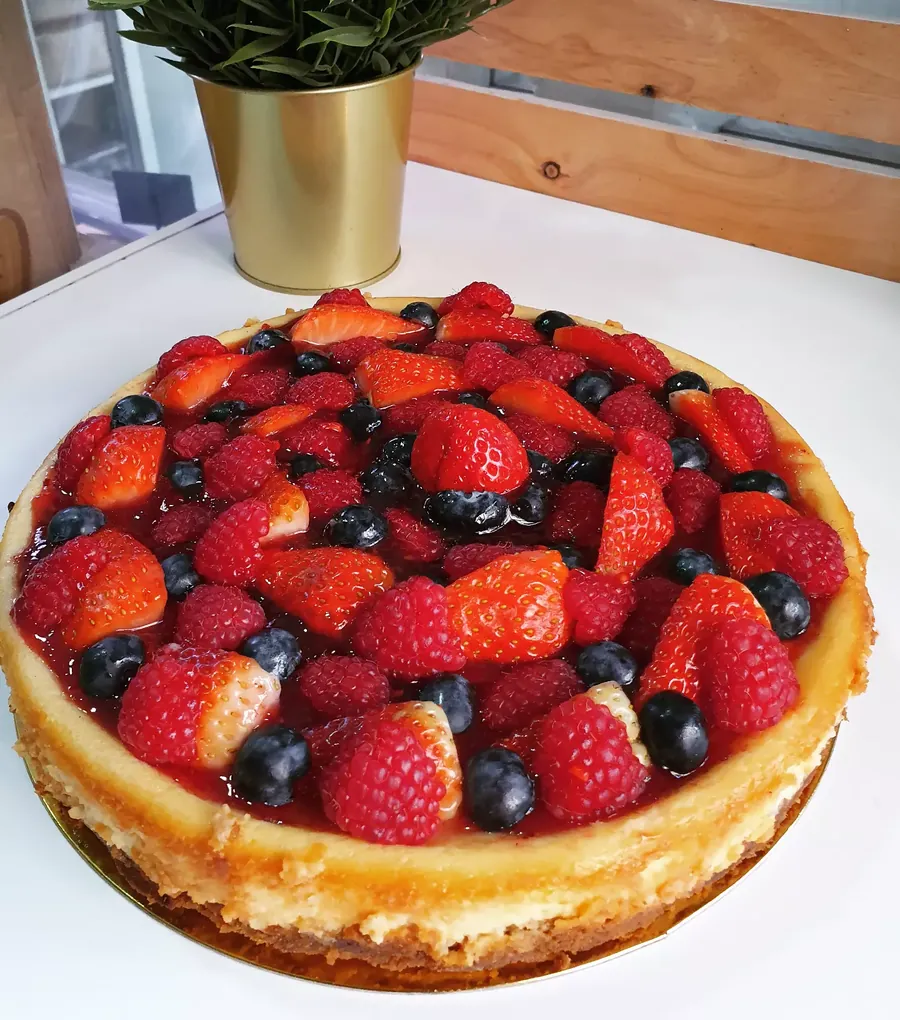 Tarta de queso con frutos rojos