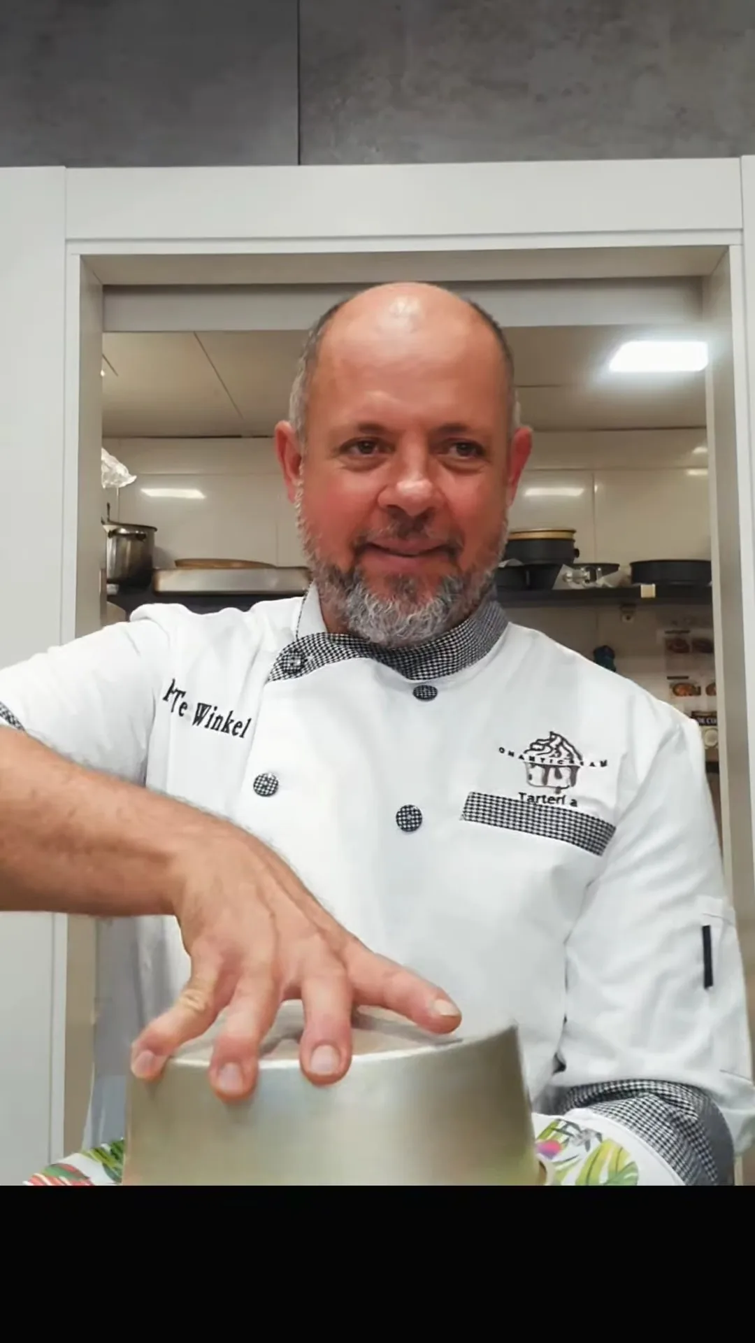 Paul, pastelero de Chanticream, en el obrador