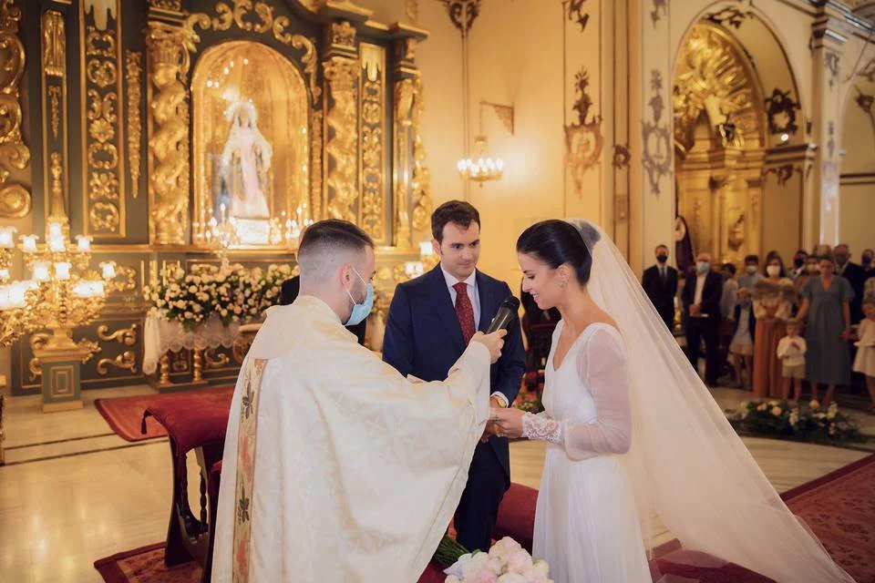 Bendición durante la ceremonia
