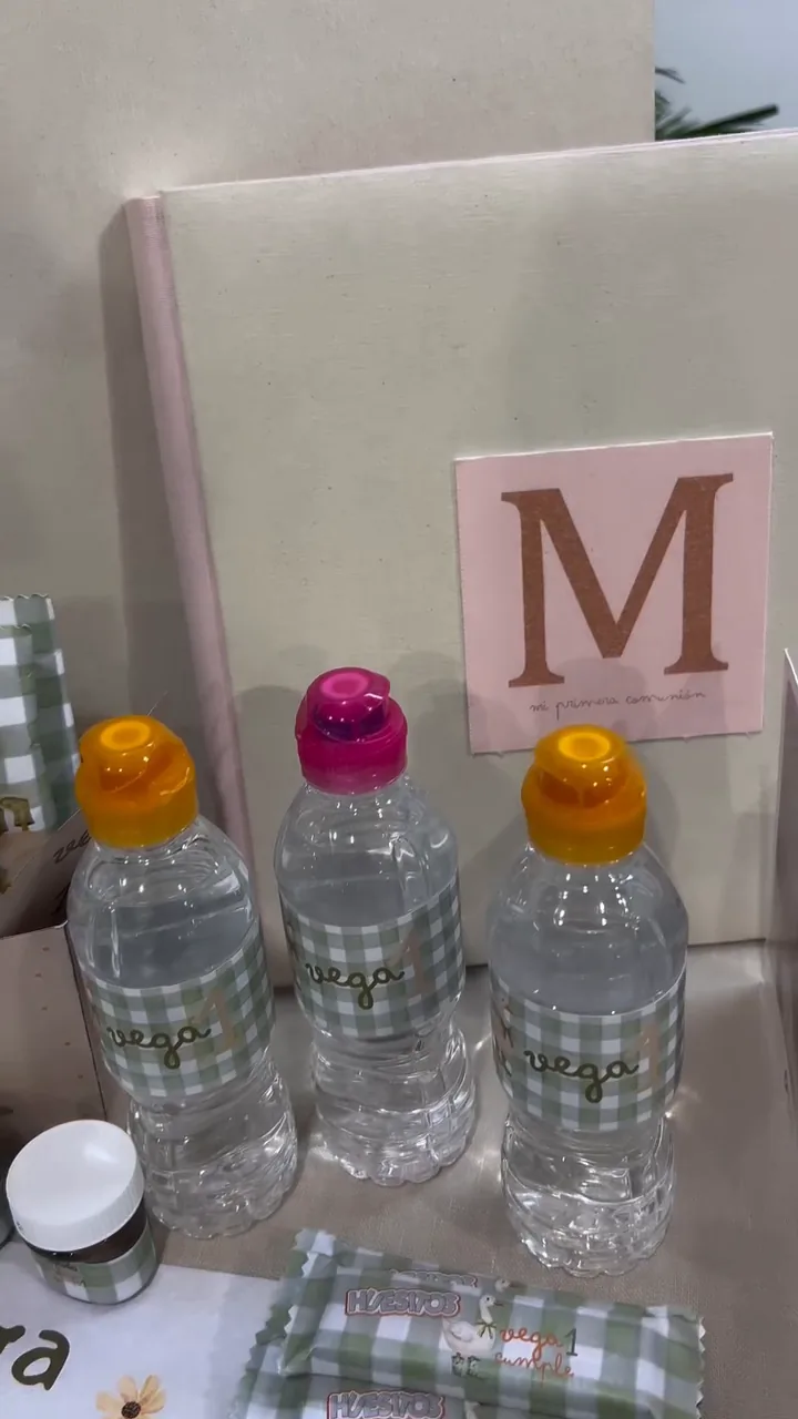 Botellas personalizadas con inicial
